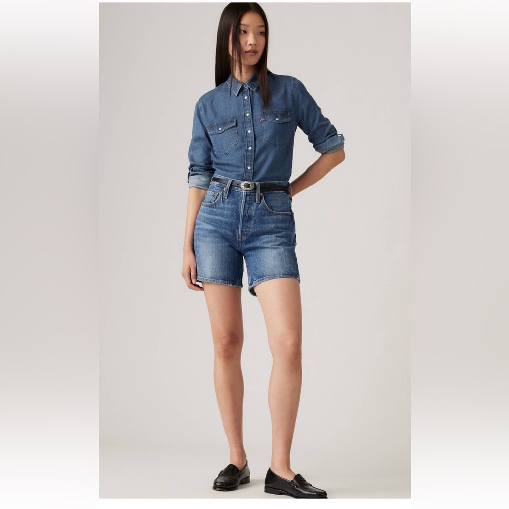 NWOT!! Levis 501 Mid-Thigh Women's Shorts